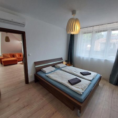 Utulny Apartman V Bratislava 4 מראה חיצוני תמונה