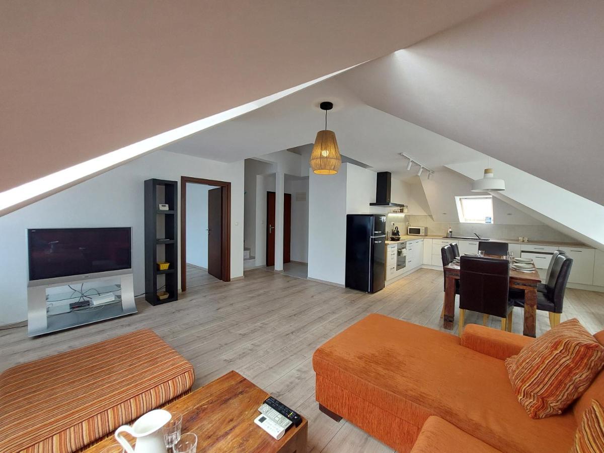 Utulny Apartman V Bratislava 4 מראה חיצוני תמונה